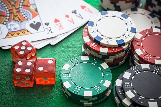The Dog House bet selection interface showing coin value and payline options